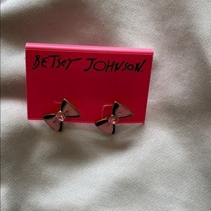 Betsy Johnson Bow earrings